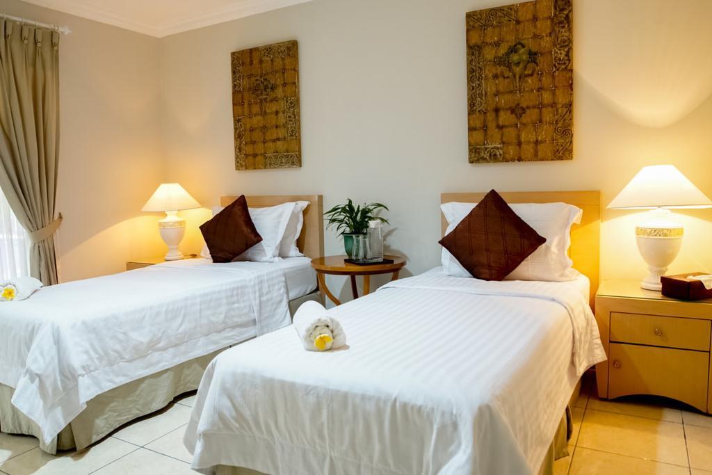 Topaz Guest House Jakarta Buitenkant foto